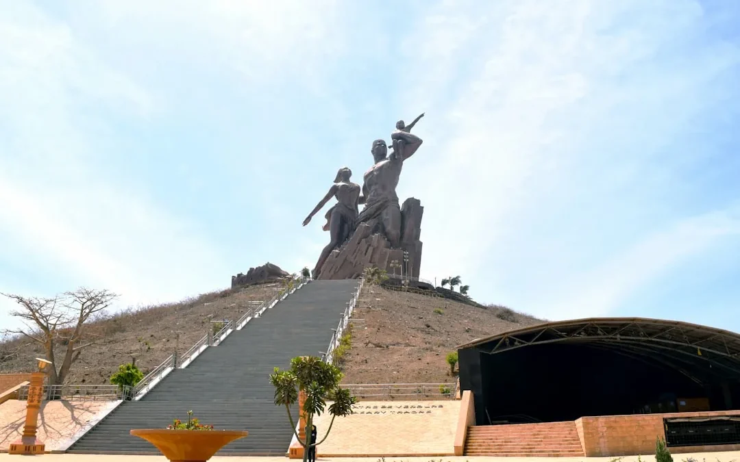Monument de la Renaissance africaine : histoire, symbolique et visite à Dakar