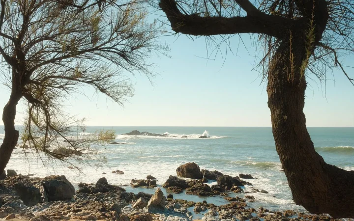 Pointe des Almadies : géographie, accès et logiques d&rsquo;un lieu à l&rsquo;extrême ouest de l&rsquo;Afrique