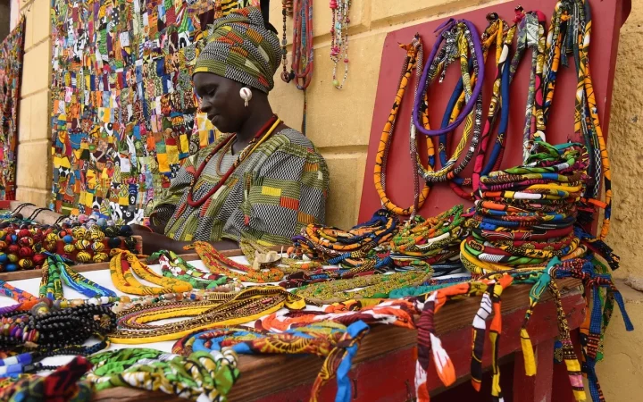 Hôtel de la Poste à Saint-Louis du Sénégal : ce qu&rsquo;il faut savoir avant de réserver