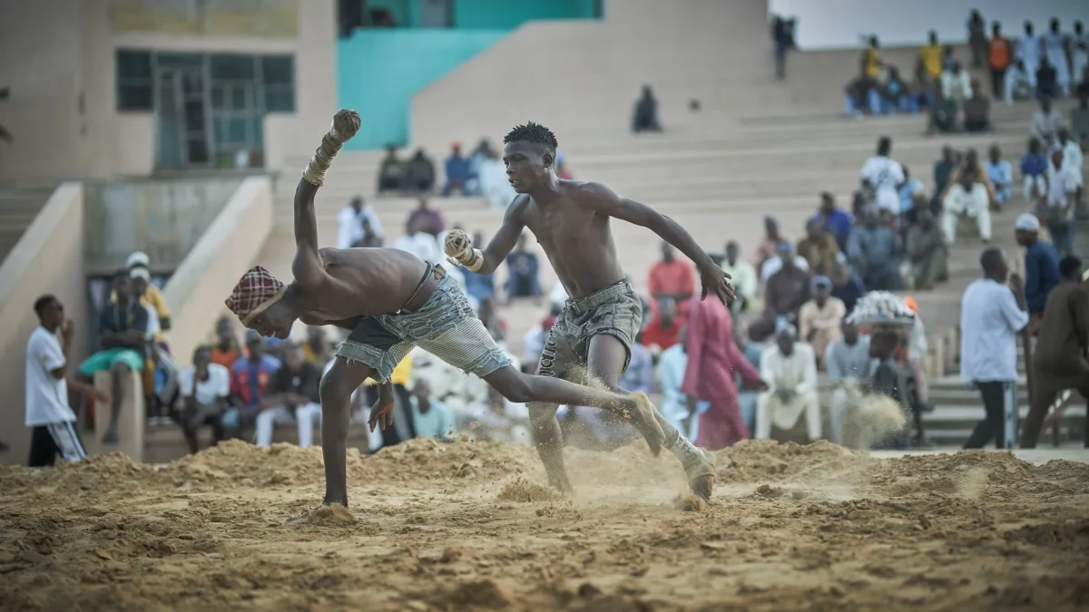 La lutte sénégalaise : comprendre et vivre le sport national du Sénégal