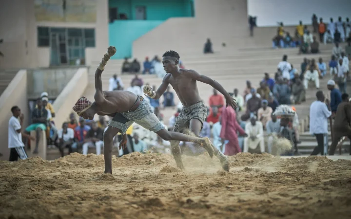La lutte sénégalaise : comprendre et vivre le sport national du Sénégal